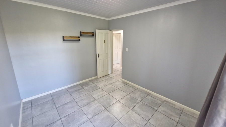 To Let 3 Bedroom Property for Rent in Glen Lilly Western Cape